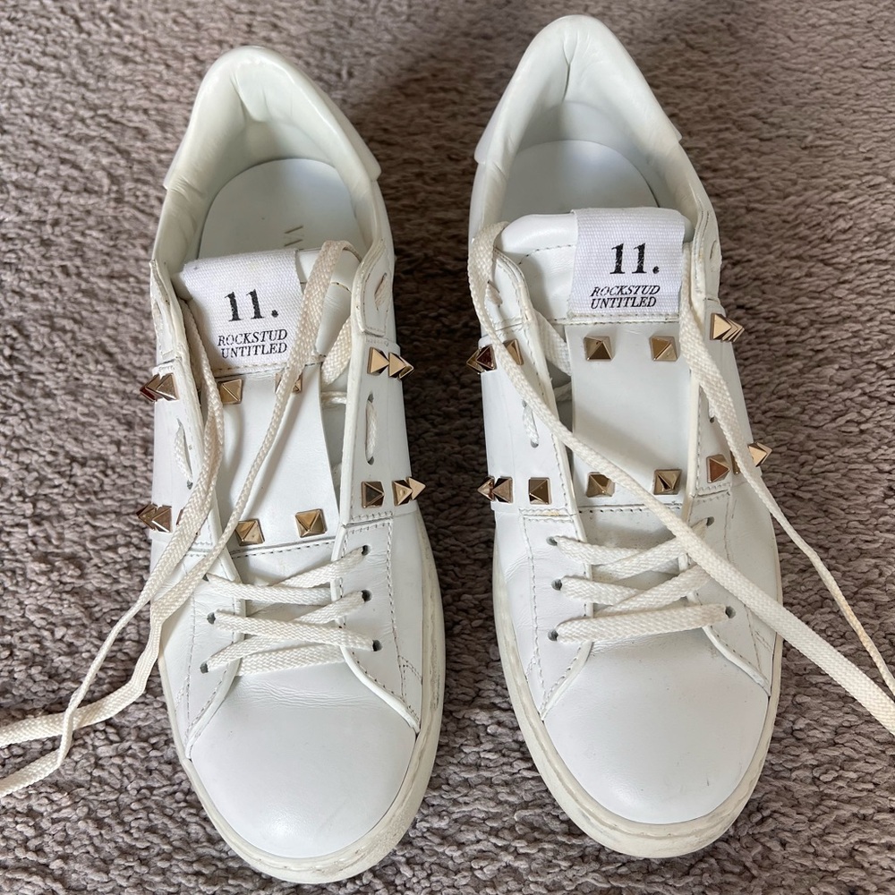 Men’s Valentino Garavani Calfskin Rockstud Untitled Sneakers. US size 7.5